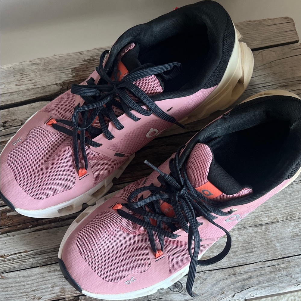 On Running Women's Cloudflyer Sneakers - Pink Dustrose Women’s 9.5 - Picture 13 of 14